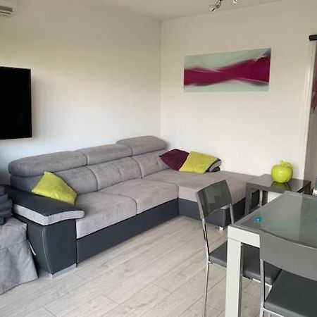 Appartement Face A La Mer Et Au Port Saint Laurent Du Var Avec Jardin Privatif Esterno foto