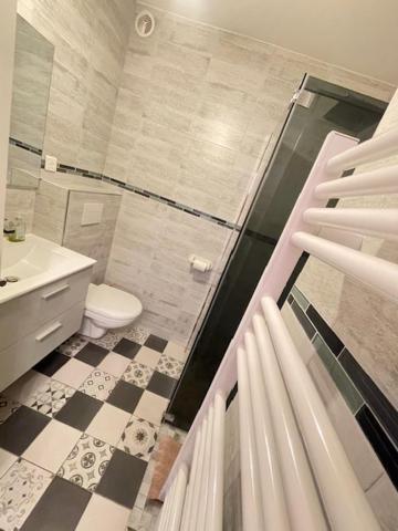 Appartement Face A La Mer Et Au Port Saint Laurent Du Var Avec Jardin Privatif Esterno foto